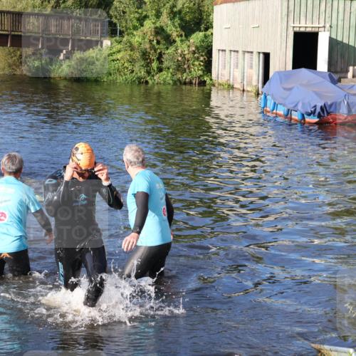 31.08.2025 - Elbe Triathlon Hamburg Luisa Fischer http://msf.ph/oto/8672361 31.08.2025 08:35:45 Schwimmen 174 meine-sportfotos.de