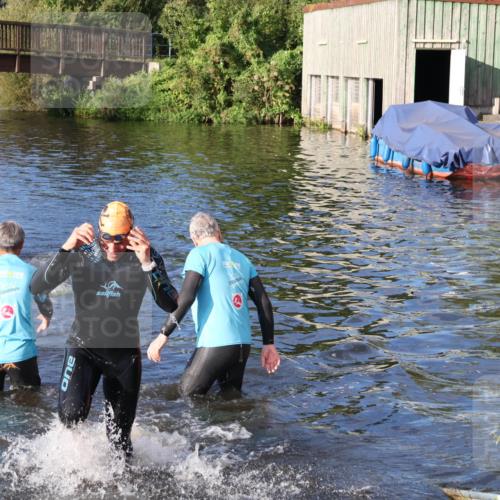 31.08.2025 - Elbe Triathlon Hamburg Luisa Fischer http://msf.ph/oto/8672367 31.08.2025 08:35:46 Schwimmen 174, 222 meine-sportfotos.de