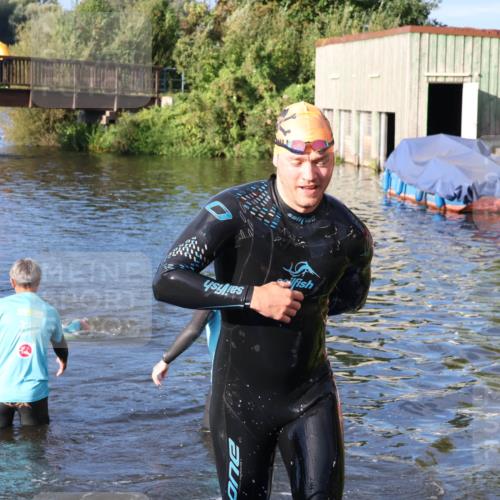 31.08.2025 - Elbe Triathlon Hamburg Luisa Fischer http://msf.ph/oto/8672383 31.08.2025 08:35:47 Schwimmen 174, 222 meine-sportfotos.de