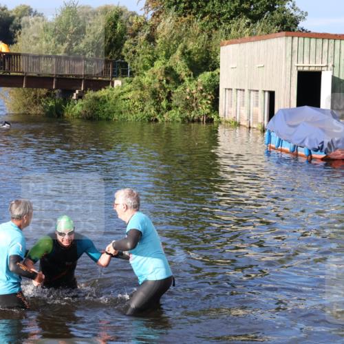 31.08.2025 - Elbe Triathlon Hamburg Luisa Fischer http://msf.ph/oto/8672392 31.08.2025 08:35:52 Schwimmen 222 meine-sportfotos.de