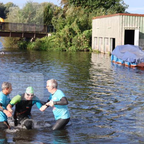 31.08.2025 - Elbe Triathlon Hamburg Luisa Fischer http://msf.ph/oto/8672394 31.08.2025 08:35:53 Schwimmen 222 meine-sportfotos.de