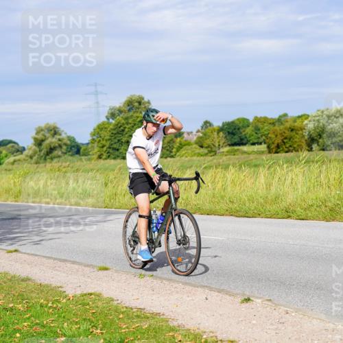 31.08.2025 - Elbe Triathlon Hamburg Michael Burmester http://msf.ph/oto/8672395 31.08.2025 10:05:13 Radfahren 399, 410, 654, 822, 842, 844 meine-sportfotos.de