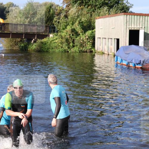 31.08.2025 - Elbe Triathlon Hamburg Luisa Fischer http://msf.ph/oto/8672404 31.08.2025 08:35:54 Schwimmen 222 meine-sportfotos.de