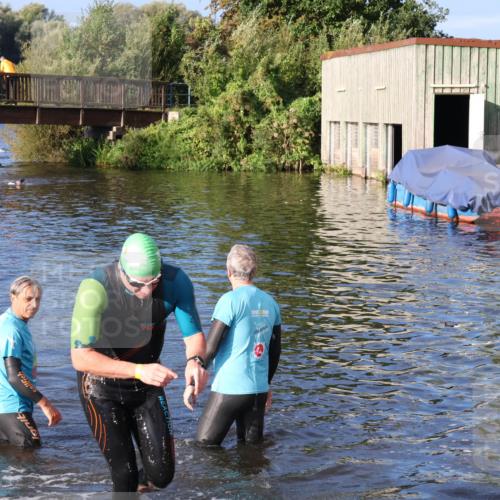 31.08.2025 - Elbe Triathlon Hamburg Luisa Fischer http://msf.ph/oto/8672412 31.08.2025 08:35:55 Schwimmen 222 meine-sportfotos.de