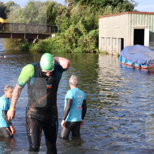 31.08.2025 - Elbe Triathlon Hamburg Luisa Fischer http://msf.ph/oto/8672417 31.08.2025 08:35:55 Schwimmen 222 meine-sportfotos.de