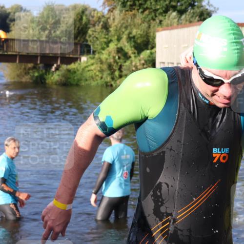 31.08.2025 - Elbe Triathlon Hamburg Luisa Fischer http://msf.ph/oto/8672430 31.08.2025 08:35:57 Schwimmen 222 meine-sportfotos.de