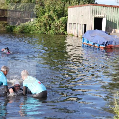 31.08.2025 - Elbe Triathlon Hamburg Luisa Fischer http://msf.ph/oto/8672434 31.08.2025 08:36:40 Schwimmen 233 meine-sportfotos.de