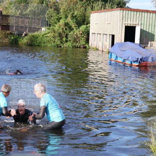 31.08.2025 - Elbe Triathlon Hamburg Luisa Fischer http://msf.ph/oto/8672443 31.08.2025 08:36:40 Schwimmen 233 meine-sportfotos.de