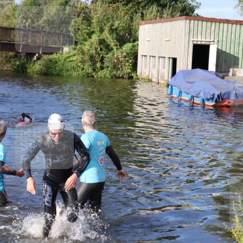 31.08.2025 - Elbe Triathlon Hamburg Luisa Fischer http://msf.ph/oto/8672456 31.08.2025 08:36:42 Schwimmen 233 meine-sportfotos.de