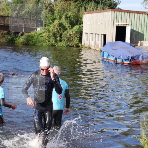 31.08.2025 - Elbe Triathlon Hamburg Luisa Fischer http://msf.ph/oto/8672458 31.08.2025 08:36:42 Schwimmen 233 meine-sportfotos.de