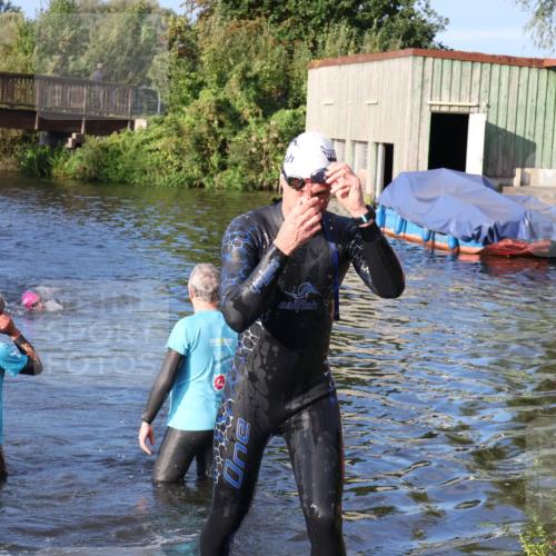 31.08.2025 - Elbe Triathlon Hamburg Luisa Fischer http://msf.ph/oto/8672470 31.08.2025 08:36:44 Schwimmen 233 meine-sportfotos.de