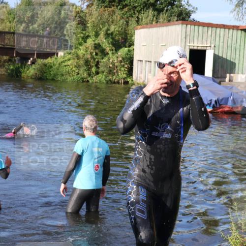 31.08.2025 - Elbe Triathlon Hamburg Luisa Fischer http://msf.ph/oto/8672472 31.08.2025 08:36:44 Schwimmen 233 meine-sportfotos.de