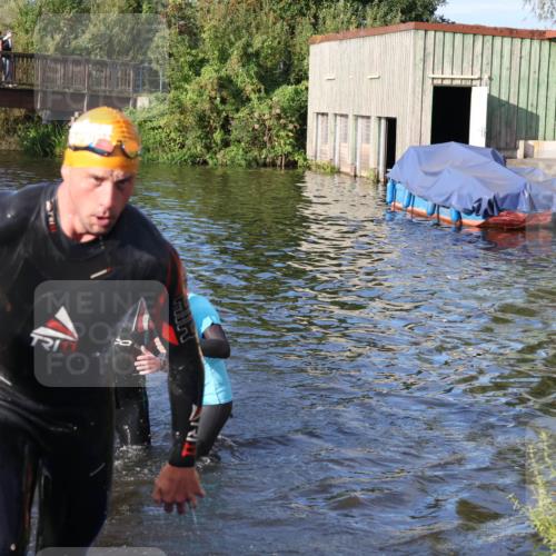 31.08.2025 - Elbe Triathlon Hamburg Luisa Fischer http://msf.ph/oto/8672505 31.08.2025 08:36:57 Schwimmen 165, 170, 353, 355 meine-sportfotos.de