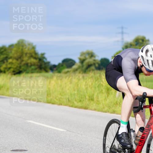 31.08.2025 - Elbe Triathlon Hamburg Michael Burmester http://msf.ph/oto/8672506 31.08.2025 10:07:30 Radfahren 447, 454, 651, 753, 836, 847, 861 meine-sportfotos.de