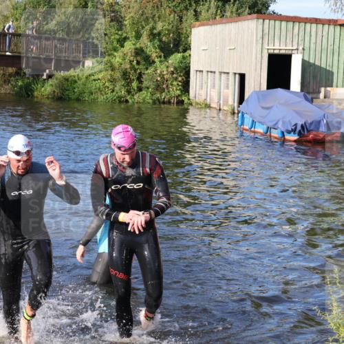 31.08.2025 - Elbe Triathlon Hamburg Luisa Fischer http://msf.ph/oto/8672525 31.08.2025 08:37:00 Schwimmen 165, 170, 353, 355 meine-sportfotos.de