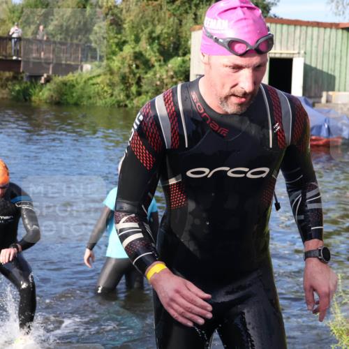 31.08.2025 - Elbe Triathlon Hamburg Luisa Fischer http://msf.ph/oto/8672551 31.08.2025 08:37:03 Schwimmen 165, 170, 355 meine-sportfotos.de