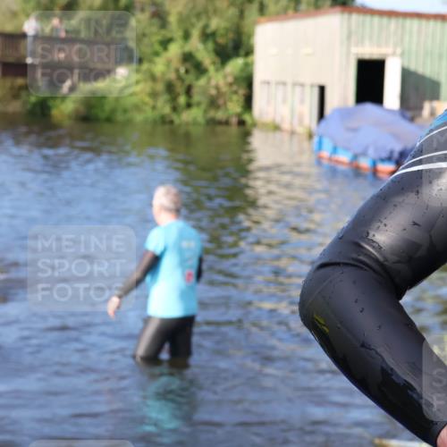 31.08.2025 - Elbe Triathlon Hamburg Luisa Fischer http://msf.ph/oto/8672586 31.08.2025 08:37:07 Schwimmen 170, 221 meine-sportfotos.de