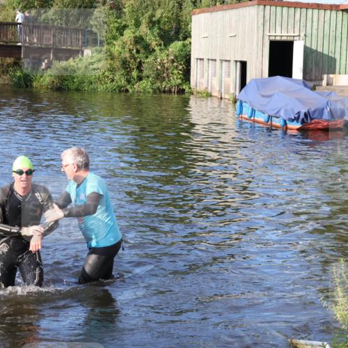 31.08.2025 - Elbe Triathlon Hamburg Luisa Fischer http://msf.ph/oto/8672589 31.08.2025 08:37:11 Schwimmen 221 meine-sportfotos.de