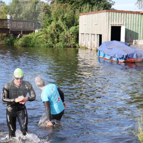 31.08.2025 - Elbe Triathlon Hamburg Luisa Fischer http://msf.ph/oto/8672598 31.08.2025 08:37:12 Schwimmen 221 meine-sportfotos.de