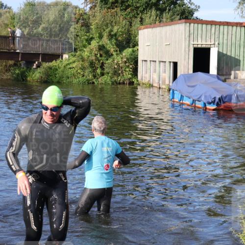 31.08.2025 - Elbe Triathlon Hamburg Luisa Fischer http://msf.ph/oto/8672610 31.08.2025 08:37:13 Schwimmen 221 meine-sportfotos.de