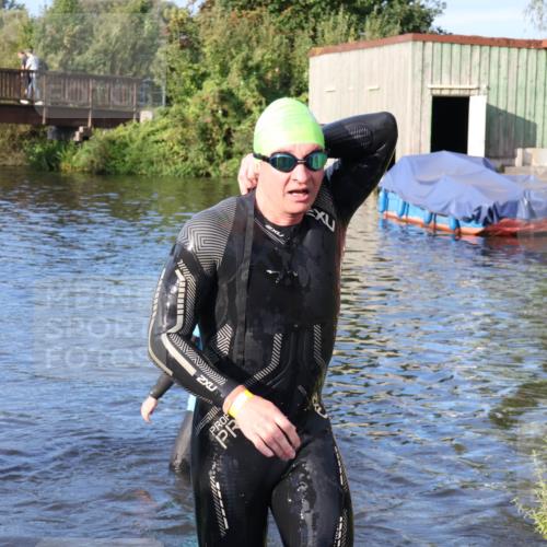 31.08.2025 - Elbe Triathlon Hamburg Luisa Fischer http://msf.ph/oto/8672617 31.08.2025 08:37:14 Schwimmen 221 meine-sportfotos.de