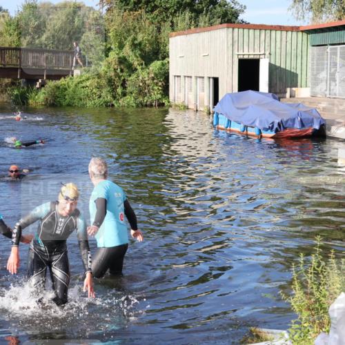 31.08.2025 - Elbe Triathlon Hamburg Luisa Fischer http://msf.ph/oto/8672625 31.08.2025 08:38:13 Schwimmen 274 meine-sportfotos.de