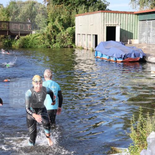 31.08.2025 - Elbe Triathlon Hamburg Luisa Fischer http://msf.ph/oto/8672633 31.08.2025 08:38:14 Schwimmen 274 meine-sportfotos.de