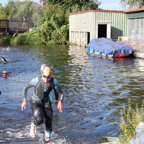 31.08.2025 - Elbe Triathlon Hamburg Luisa Fischer http://msf.ph/oto/8672634 31.08.2025 08:38:14 Schwimmen 274 meine-sportfotos.de