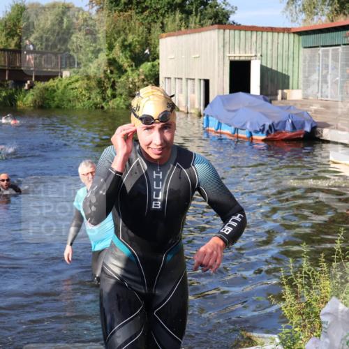 31.08.2025 - Elbe Triathlon Hamburg Luisa Fischer http://msf.ph/oto/8672647 31.08.2025 08:38:15 Schwimmen 274 meine-sportfotos.de