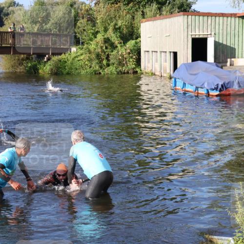 31.08.2025 - Elbe Triathlon Hamburg Luisa Fischer http://msf.ph/oto/8672661 31.08.2025 08:38:24 Schwimmen 183, 245 meine-sportfotos.de