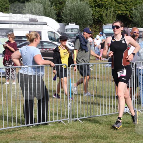 31.08.2025 - Elbe Triathlon Hamburg Luisa Fischer http://msf.ph/oto/8672669 31.08.2025 09:59:33 Laufen 3620 meine-sportfotos.de