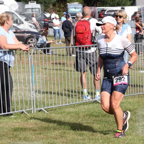 31.08.2025 - Elbe Triathlon Hamburg Luisa Fischer http://msf.ph/oto/8672679 31.08.2025 10:00:52 Laufen 292 meine-sportfotos.de