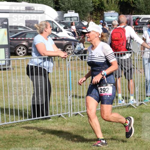 31.08.2025 - Elbe Triathlon Hamburg Luisa Fischer http://msf.ph/oto/8672682 31.08.2025 10:00:52 Laufen 1, 2, 292 meine-sportfotos.de