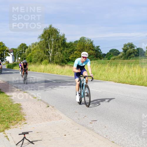 31.08.2025 - Elbe Triathlon Hamburg Michael Burmester http://msf.ph/oto/8672687 31.08.2025 10:08:24 Radfahren 472, 704, 741, 905, 922 meine-sportfotos.de