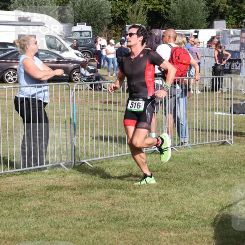 31.08.2025 - Elbe Triathlon Hamburg Luisa Fischer http://msf.ph/oto/8672688 31.08.2025 10:01:00 Laufen 516 meine-sportfotos.de