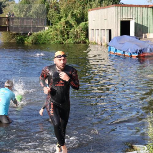 31.08.2025 - Elbe Triathlon Hamburg Luisa Fischer http://msf.ph/oto/8672692 31.08.2025 08:38:27 Schwimmen 183, 245 meine-sportfotos.de