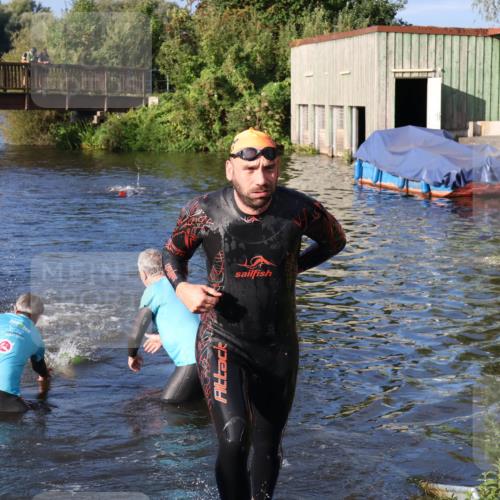 31.08.2025 - Elbe Triathlon Hamburg Luisa Fischer http://msf.ph/oto/8672696 31.08.2025 08:38:28 Schwimmen 183, 245 meine-sportfotos.de