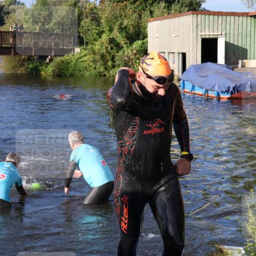 31.08.2025 - Elbe Triathlon Hamburg Luisa Fischer http://msf.ph/oto/8672697 31.08.2025 08:38:28 Schwimmen 183, 245 meine-sportfotos.de