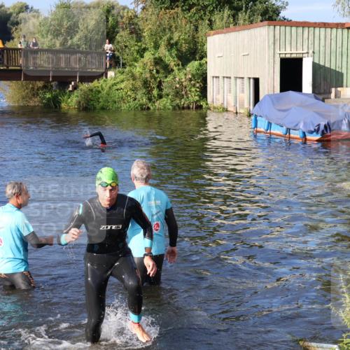 31.08.2025 - Elbe Triathlon Hamburg Luisa Fischer http://msf.ph/oto/8672713 31.08.2025 08:38:32 Schwimmen 245 meine-sportfotos.de