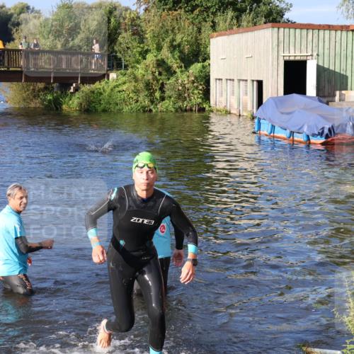 31.08.2025 - Elbe Triathlon Hamburg Luisa Fischer http://msf.ph/oto/8672716 31.08.2025 08:38:32 Schwimmen 245 meine-sportfotos.de