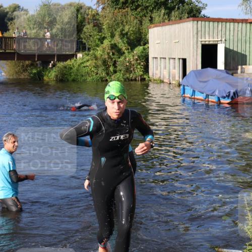 31.08.2025 - Elbe Triathlon Hamburg Luisa Fischer http://msf.ph/oto/8672721 31.08.2025 08:38:33 Schwimmen 245 meine-sportfotos.de