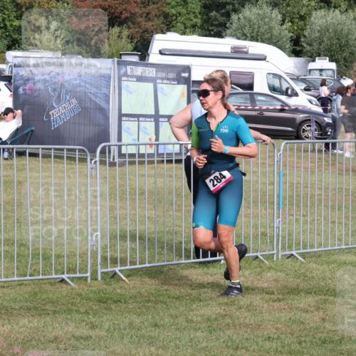 31.08.2025 - Elbe Triathlon Hamburg Luisa Fischer http://msf.ph/oto/8672722 31.08.2025 10:02:02 Laufen 284 meine-sportfotos.de