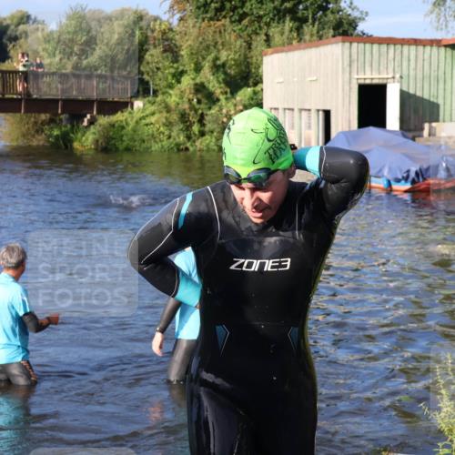 31.08.2025 - Elbe Triathlon Hamburg Luisa Fischer http://msf.ph/oto/8672729 31.08.2025 08:38:34 Schwimmen 245 meine-sportfotos.de