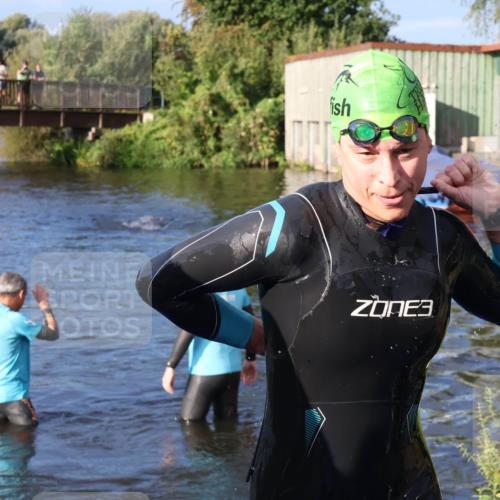 31.08.2025 - Elbe Triathlon Hamburg Luisa Fischer http://msf.ph/oto/8672731 31.08.2025 08:38:34 Schwimmen 245 meine-sportfotos.de