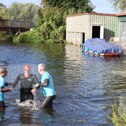 31.08.2025 - Elbe Triathlon Hamburg Luisa Fischer http://msf.ph/oto/8672733 31.08.2025 08:38:56 Schwimmen 214 meine-sportfotos.de
