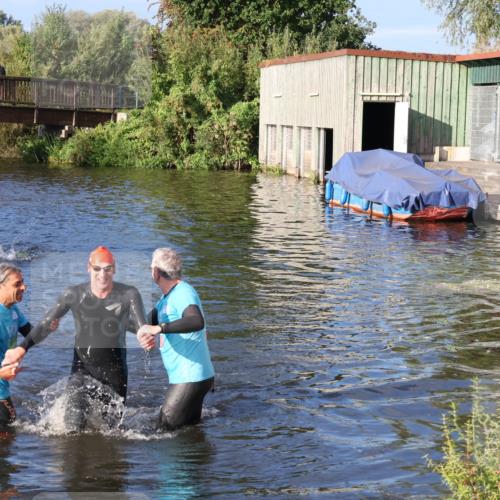 31.08.2025 - Elbe Triathlon Hamburg Luisa Fischer http://msf.ph/oto/8672737 31.08.2025 08:38:56 Schwimmen 214 meine-sportfotos.de
