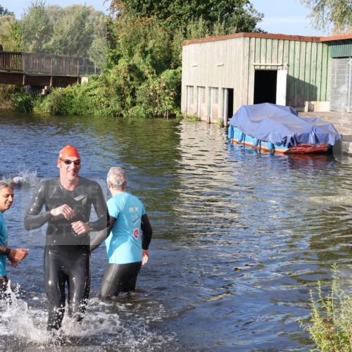 31.08.2025 - Elbe Triathlon Hamburg Luisa Fischer http://msf.ph/oto/8672743 31.08.2025 08:38:57 Schwimmen 214 meine-sportfotos.de