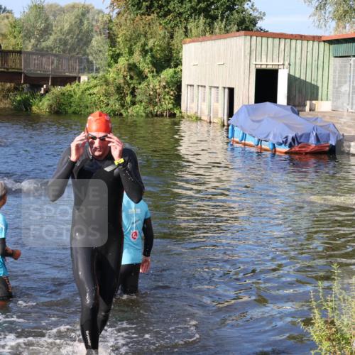 31.08.2025 - Elbe Triathlon Hamburg Luisa Fischer http://msf.ph/oto/8672749 31.08.2025 08:38:58 Schwimmen 214 meine-sportfotos.de
