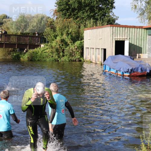 31.08.2025 - Elbe Triathlon Hamburg Luisa Fischer http://msf.ph/oto/8672792 31.08.2025 08:39:10 Schwimmen 363 meine-sportfotos.de