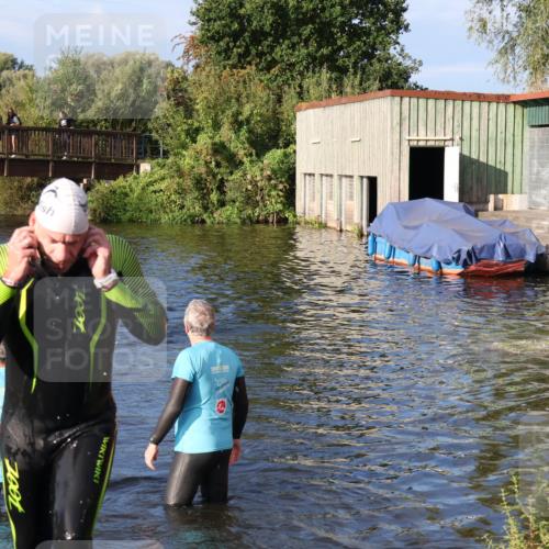 31.08.2025 - Elbe Triathlon Hamburg Luisa Fischer http://msf.ph/oto/8672804 31.08.2025 08:39:11 Schwimmen 345, 363 meine-sportfotos.de